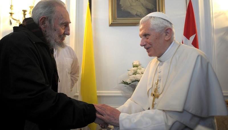 El Papa se reúne con Fidel Benedicto-fidel-1
