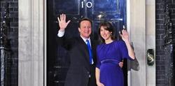 David y Samantha Cameron, en Downing Street. | Archivo. 