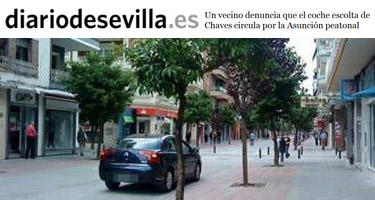 El coche, paseando por la calle peatonal | Diario de Sevilla