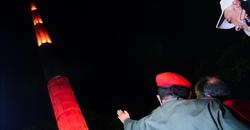 Chvez inaugura un gigantesco "cohete ideolgico" en honor de Bolvar