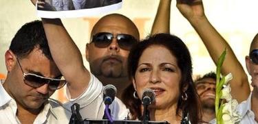 Gloria Estefan encabeza una marcha en Miami contra la dictadura cubana