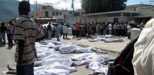 El "pnico" y los "cadvares esparcidos" complican los rescates en Hait