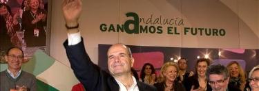 Chaves se despide del PSOE-A: "Antoita, Ivn y Paula, habis sido mi sostn" 