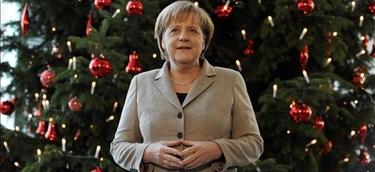 Angela Merkel, este jueves, delante de un rbol de Navidad, en Berln. | EFE