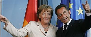 Angela Merkel junto a Sarkozy | Archivo