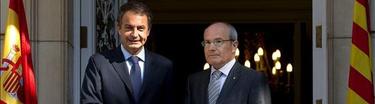 Zapatero y  Montilla  se saludan momentos antes de la reunin que mantuvieron el mircoles en el Palacio de Moncloa. | EFE