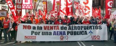 Manifestacin en Madrid de trabajadores de Aeropuertos Espaoles y Navegacin Area (AENA) este sbado | EFE