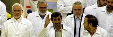 Ahmadineyad comienza a enriquecer uranio