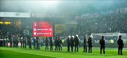 Radicales austriacos interrumpen el partido del Athletic en Viena