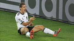 Klose celebra su gol. | EFE