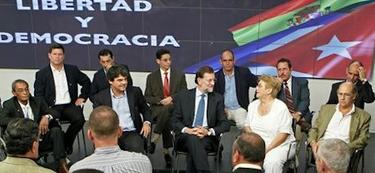 Rajoy y la disidencia durante la reunin | EFE