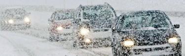 El temporal de nieve provoca el caos en las carreteras y Barajas